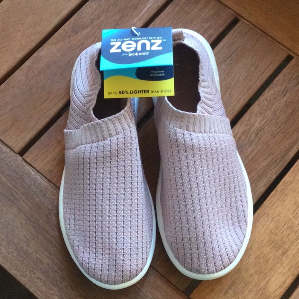 NWT Isotoner Slip-on Shoe
